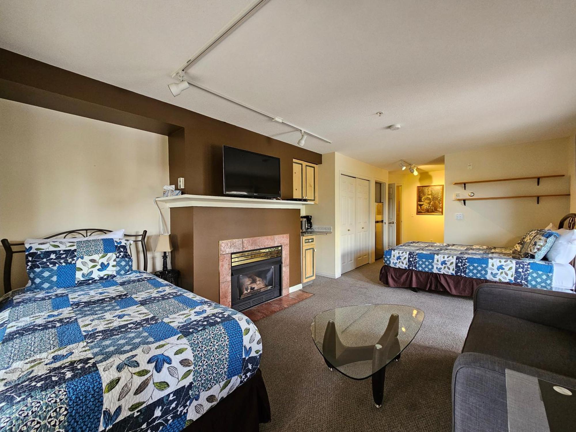 Borgata Lodge Resort Kelowna Kültér fotó